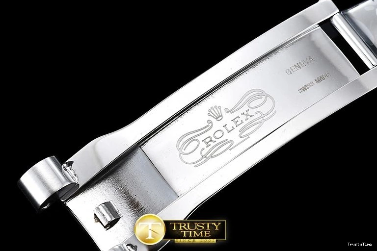 0114 RDD0214B – DayDate 36mm GoAnywhere 682